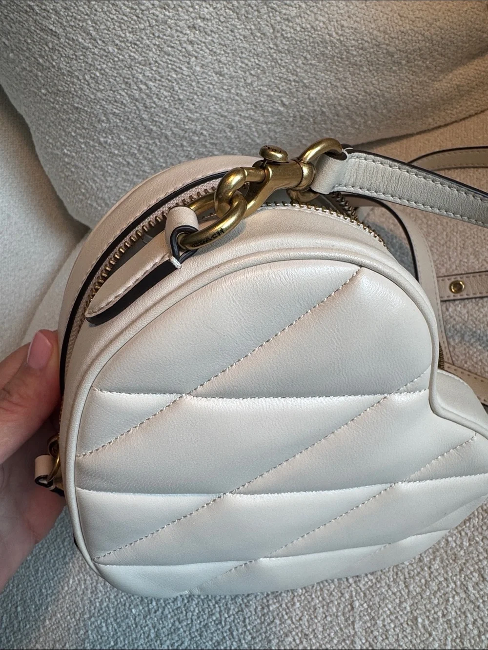 Coach demonstrate version stitching